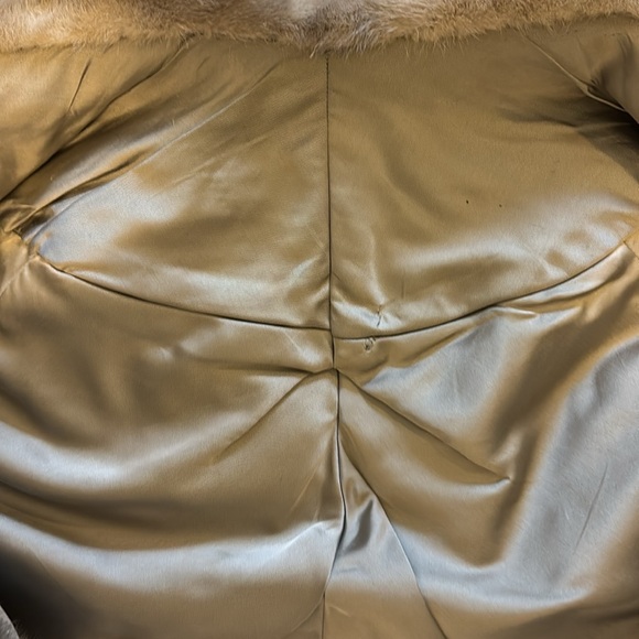 Vintage Cape Wrap - Picture 5 of 5